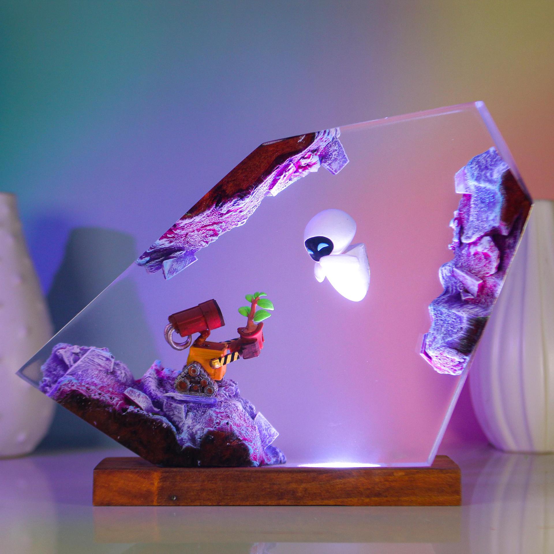 Woodworking Epoxy - 手作りエポキシ樹脂ナイトライト、ウォーリー＆EVAフィギュアランプ木製ベース付き、コレクタブルフィギュアデコレーション